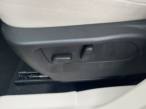 Used 2023 Buick Envision Avenir AWD/4WD image 19