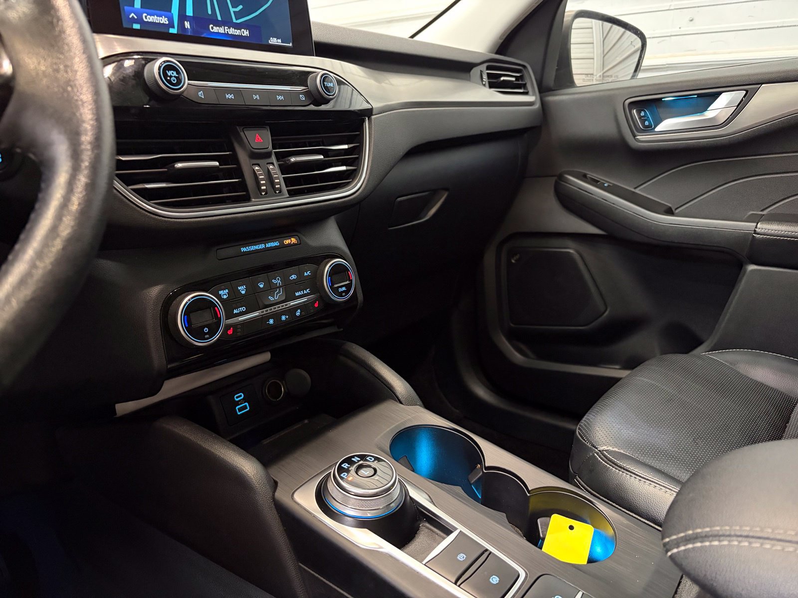 Used 2021 Ford Escape Titanium AWD/4WD image 18