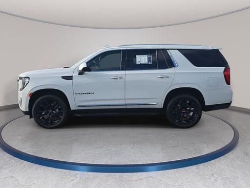 Used 2023 GMC Yukon SLT AWD/4WD image 7