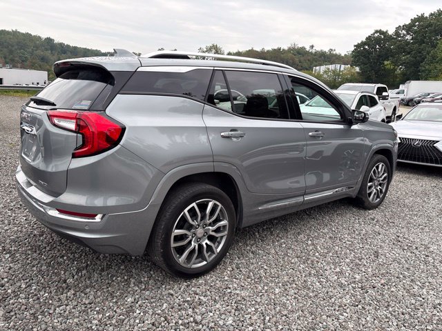 Used 2024 GMC Terrain Denali w/ Denali Premium Package AWD/4WD image 5