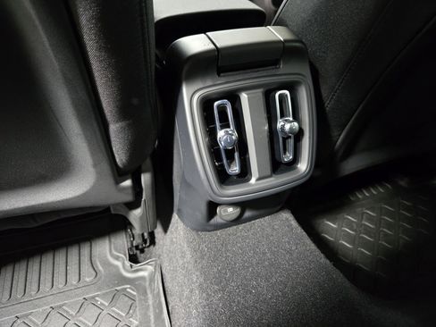 Used 2022 Polestar Polestar 2 image 33