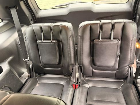 Used 2016 Ford Explorer XLT w/ Equipment Group 202A AWD/4WD image 21