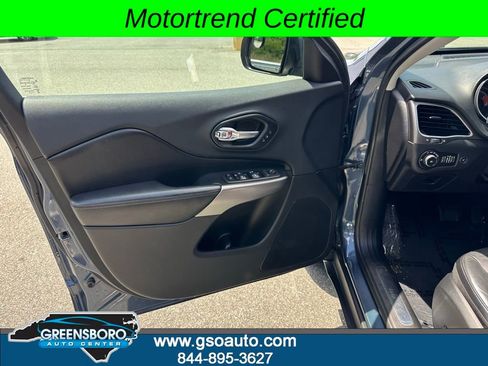 Used 2019 Jeep Cherokee Limited AWD/4WD image 15