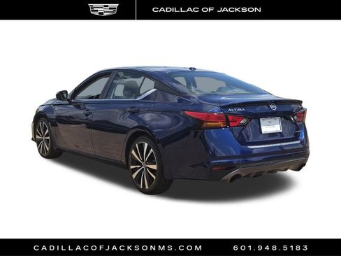 Used 2022 Nissan Altima 2.0 SR FWD image 7