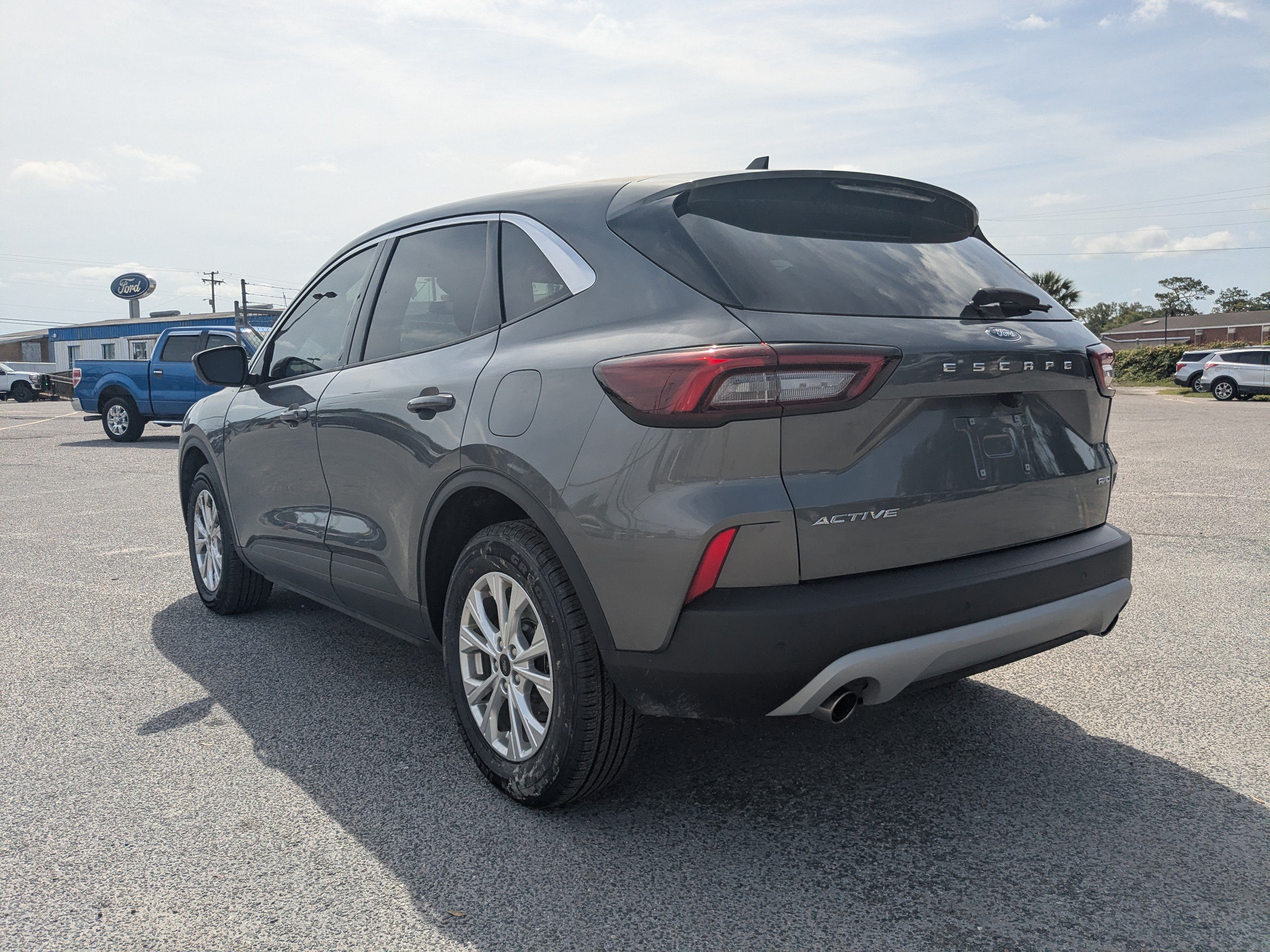 Used 2023 Ford Escape Active w/ Tech Pack #2 AWD/4WD image 6