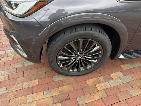 Used 2023 INFINITI QX80 Premium Select w/ Cargo Package RWD image 2