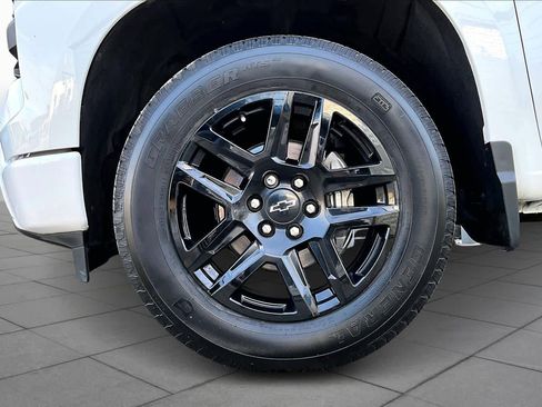 Used 2023 Chevrolet Silverado 1500 Custom image 10