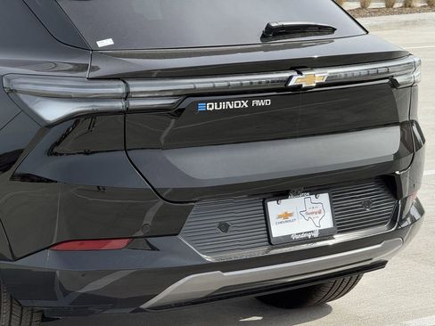 New 2026 Chevrolet Equinox EV LT image 5