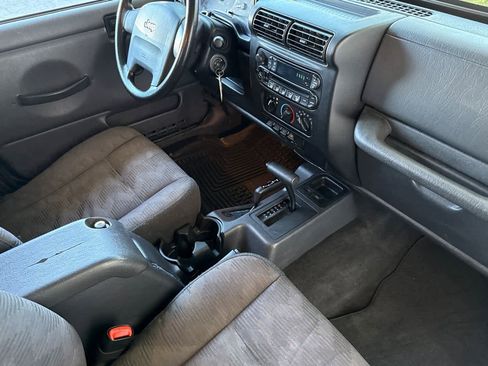 Used 2004 Jeep Wrangler Rubicon w/ Dual Top Group image 16
