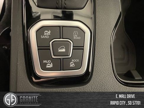 New 2026 Nissan Frontier SV w/ SV Convenience Package AWD/4WD image 30