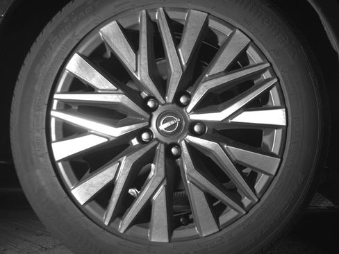 Used 2025 Nissan Altima 2.5 SV FWD image 15