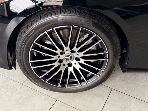 Used 2025 Mercedes-Benz C 300 4MATIC Sedan image 5