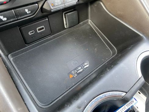 Used 2023 Chevrolet Suburban Z71 image 24