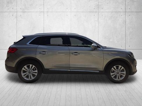 Used 2017 Lincoln MKX Premiere FWD image 6