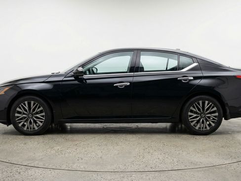 Used 2025 Nissan Altima 2.5 SV FWD image 5