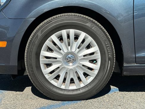 Used 2012 Volkswagen Golf 2-Door image 23