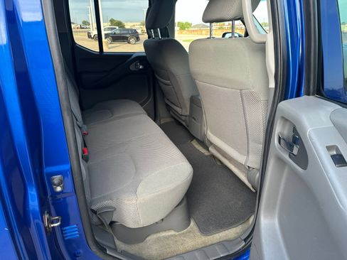 Used 2015 Nissan Frontier SV RWD image 17