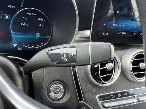Used 2021 Mercedes-Benz GLC 300 4MATIC image 24