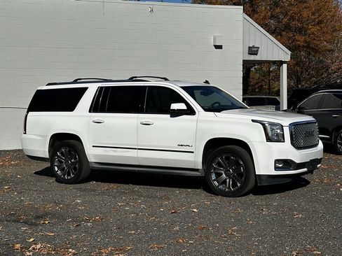 Used 2015 GMC Yukon XL Denali w/ Touring Package image 9