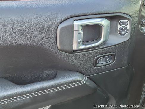 Used 2021 Jeep Gladiator Overland w/ Popular Equipment Package image 15