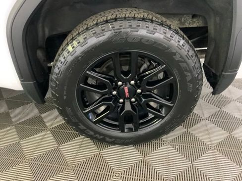 Used 2023 GMC Sierra 1500 Elevation w/ Preferred Package AWD/4WD image 11