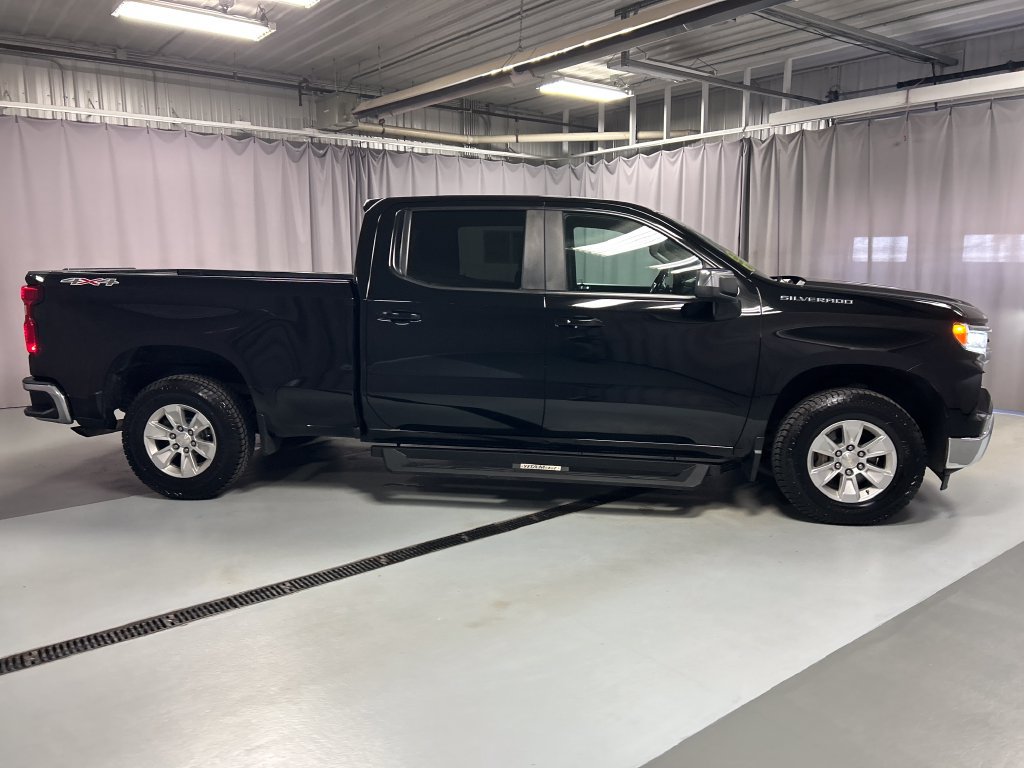 Used 2022 Chevrolet Silverado 1500 LT w/ Work Truck Package AWD/4WD image 8