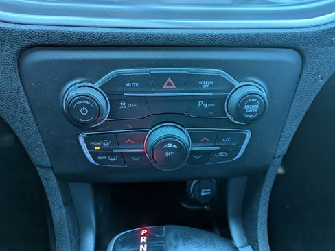Used 2020 Dodge Charger SXT image 19