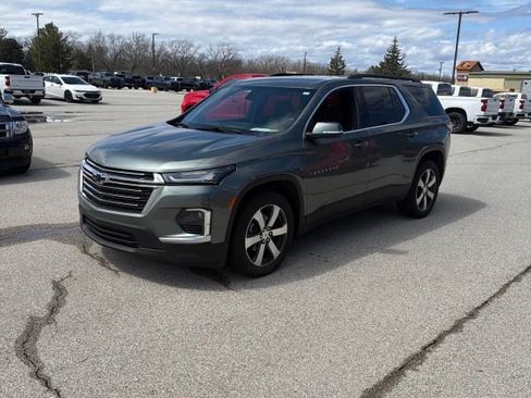 Used 2023 Chevrolet Traverse LT w/ LT Premium Package AWD/4WD image 7
