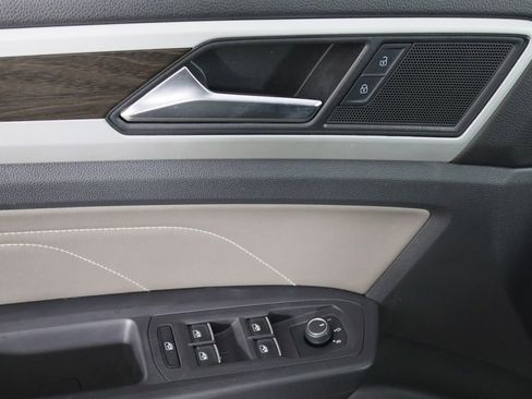 Used 2021 Volkswagen Atlas SE image 19