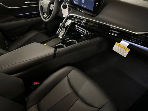 New 2026 Toyota Mirai RWD image 16