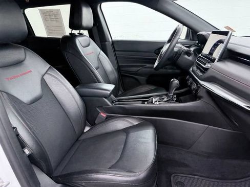 Used 2025 Jeep Compass Trailhawk AWD/4WD image 21