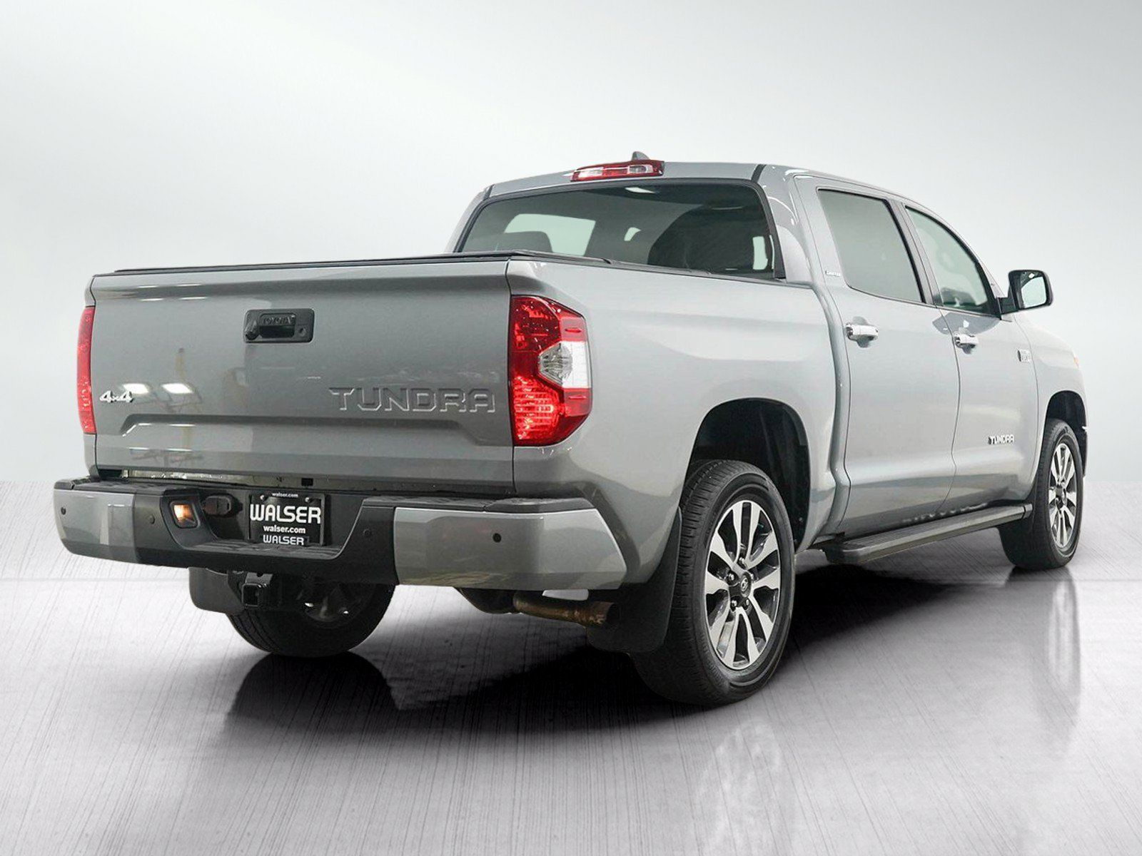 Used 2021 Toyota Tundra Limited w/ Limited Premium Package AWD/4WD image 5