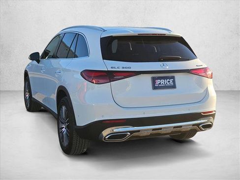 Used 2025 Mercedes-Benz GLC 300 4MATIC image 5