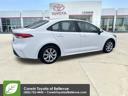 Used 2025 Toyota Corolla LE image 5