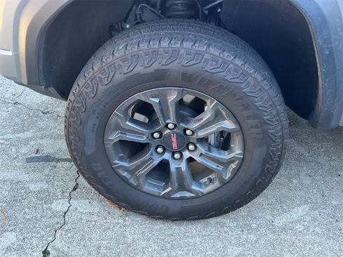 Used 2024 GMC Canyon Elevation w/ Elevation Premium Package image 8