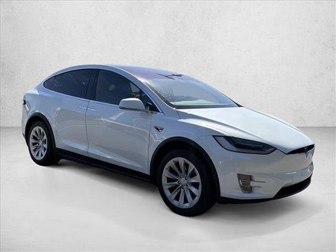 Used 2019 Tesla Model X 75D AWD/4WD image 3