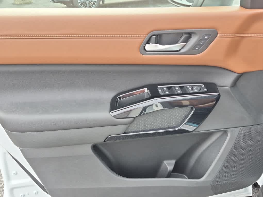 New 2026 Nissan Pathfinder Platinum FWD image 11
