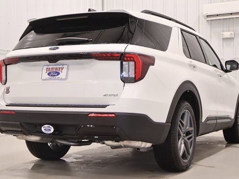 New 2026 Ford Explorer ST-Line image 8