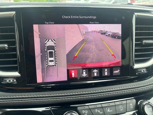Used 2023 Chrysler Pacifica Touring-L w/ Uconnect Theater Family Group AWD/4WD image 26