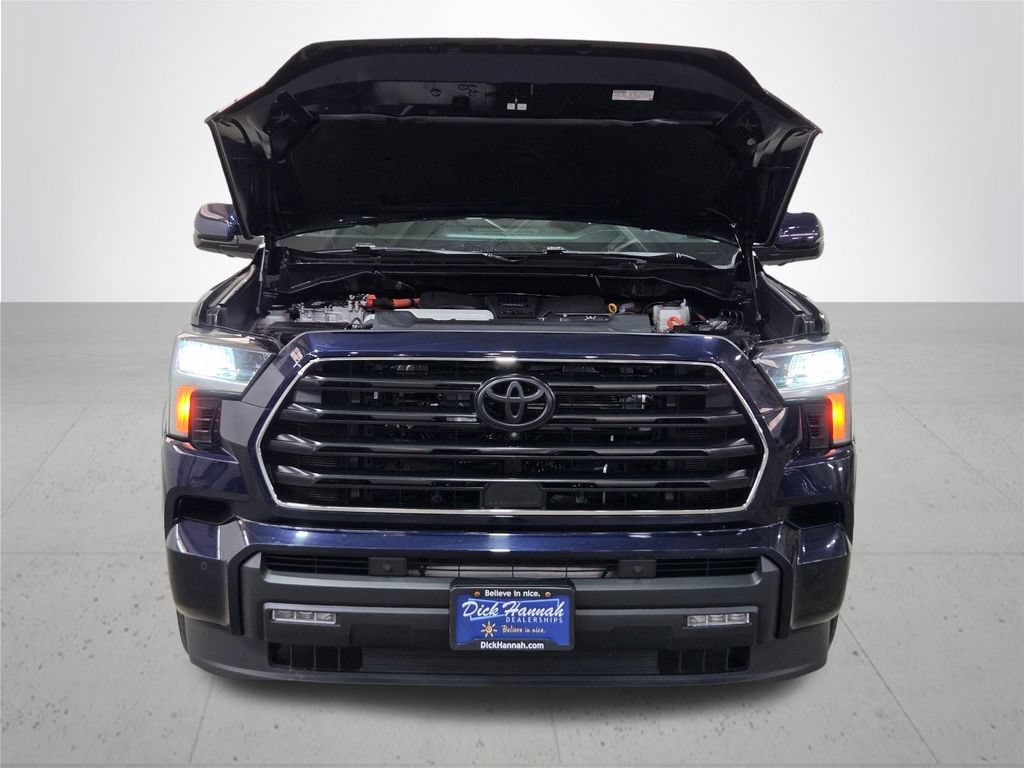 Used 2023 Toyota Sequoia SR5 w/ SR5 Premium Package AWD/4WD image 4