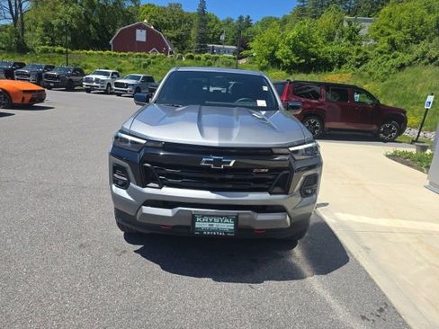 Used 2024 Chevrolet Colorado Z71 w/ Z71 Convenience Package 2 AWD/4WD image 2
