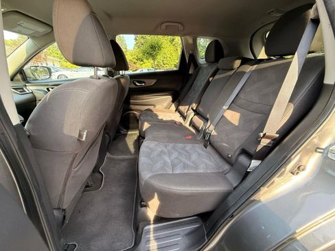 Used 2016 Nissan Rogue SV AWD/4WD image 28