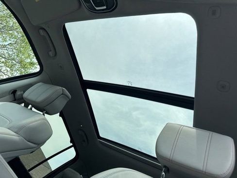 New 2024 Jeep Grand Wagoneer L 4WD w/ Flexible Seating Group image 17