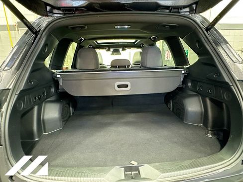 Used 2025 Subaru Forester Premium image 30