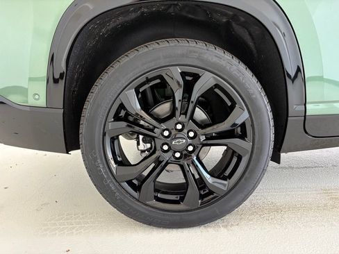 New 2027 Chevrolet Traverse RS w/ LPO, Floor Liner Package FWD image 25