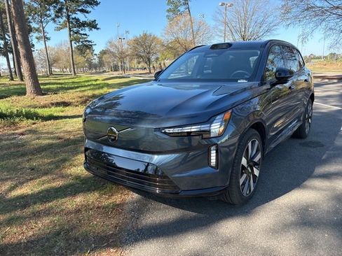 New 2025 Volvo EX90 Ultra image 2