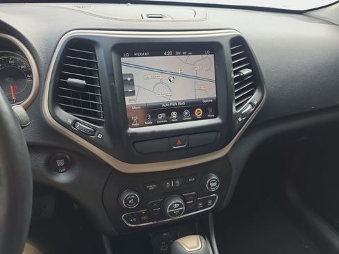 Used 2016 Jeep Cherokee Limited FWD image 6
