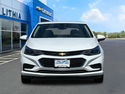 Used 2017 Chevrolet Cruze LT w/ Convenience Package FWD image 10