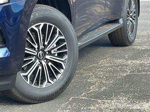 New 2026 Nissan Armada Platinum image 3