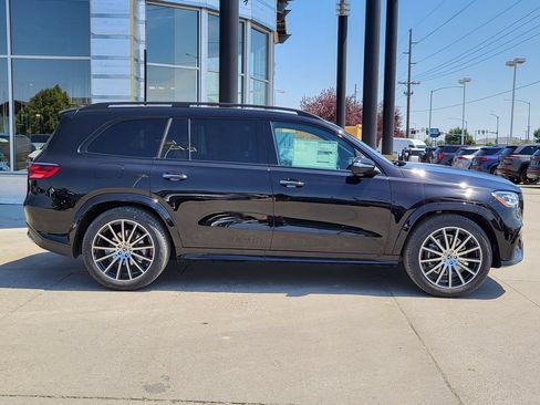 Used 2025 Mercedes-Benz GLS 450 4MATIC image 50
